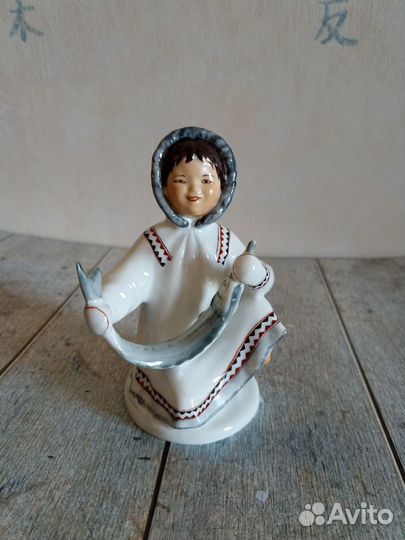 Статуэтка Якутка с севрюгой ифз новая