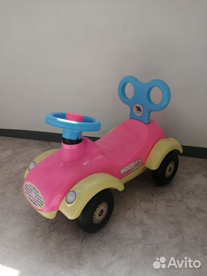 Машинка каталка толокар