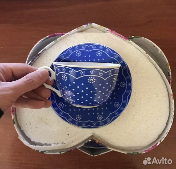 Подарочный чайный набор из кружек и блюдец