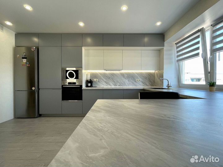 Кухонный гарнитур угловой в потолок на заказ