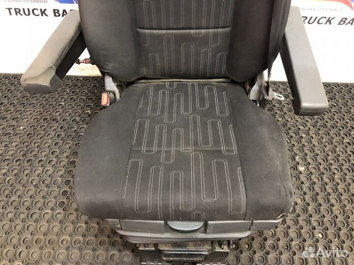 Сиденье водительское пневматическое