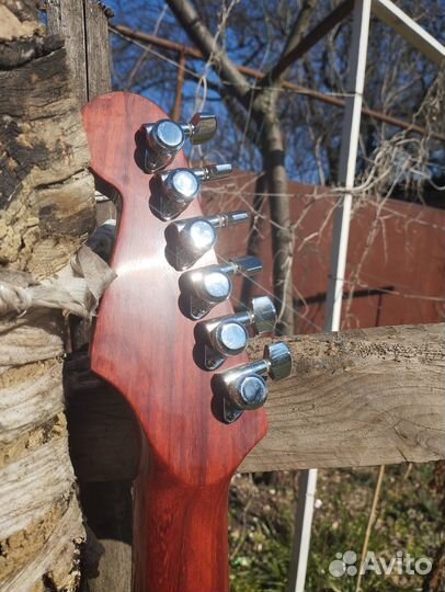 Мастеровая гитара модели stratocaster