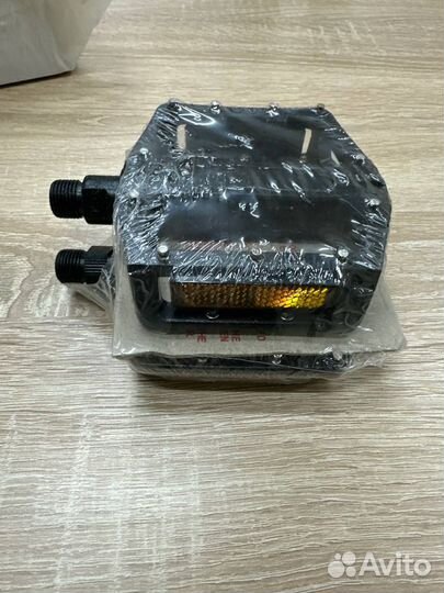 Спортивные педали для велосипеда с шипами Wellgo