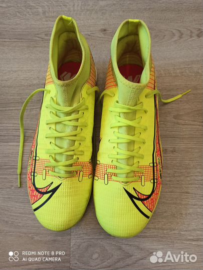 Футбольные бутсы nike