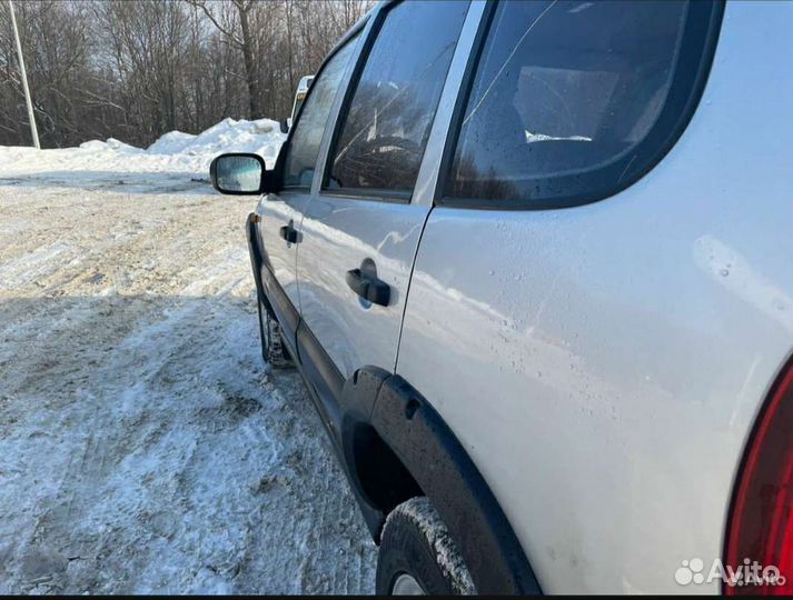 Расширители арок, пороги на Шевролет Нива