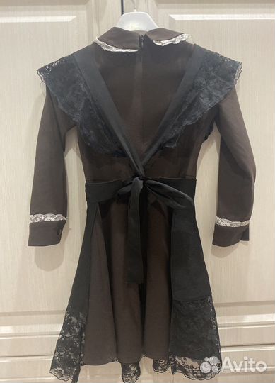 Платье школьное с белым и черным фартуком