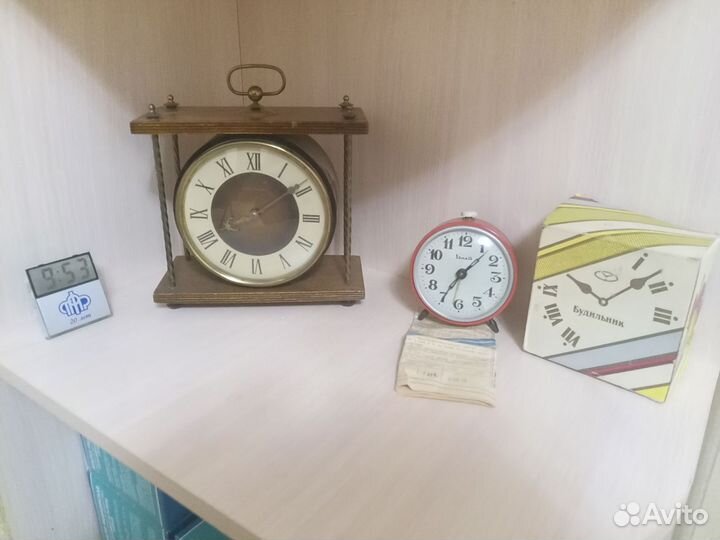 Часы настольные СССР будильник советские