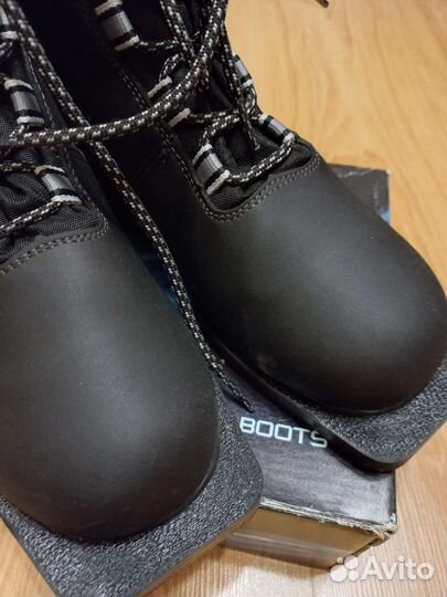 Лыжные ботинки