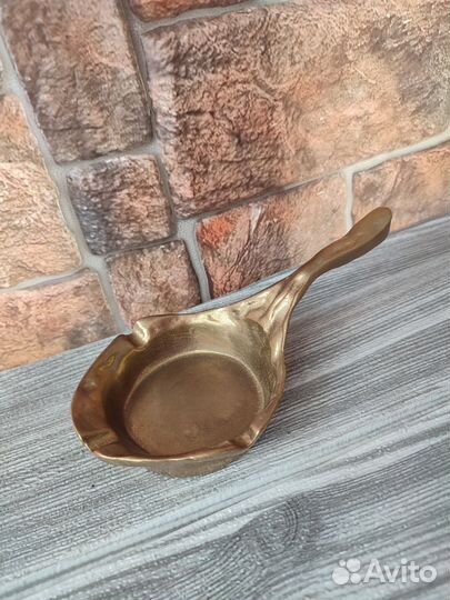 Пепельница винтаж латунь литье