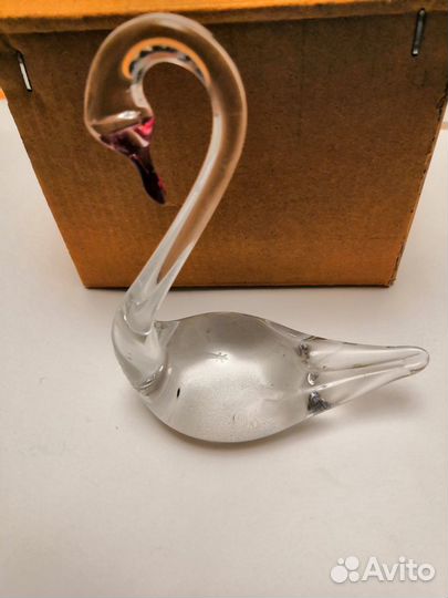 Статуэтки лебеди