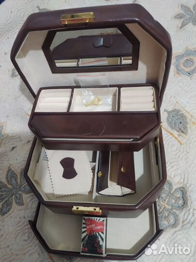 Шкатулка - сейф с ключом 22*17