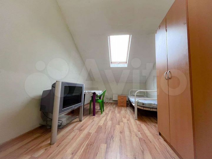 Комната 17 м² в 2-к., 1/3 эт.