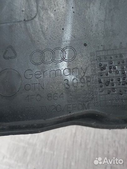 Пыльник двигателя левый Audi A6 C6 2.8 2010