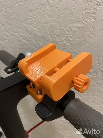 Держак для телефона на самокат