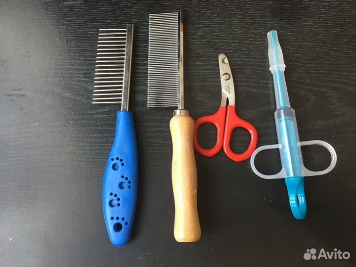 Расчески,таблеткодаватель,кусачки животных