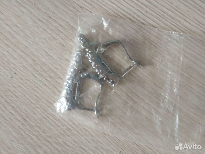 Серьги разные,браслет