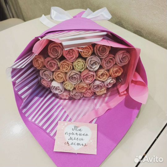 Съедобный букет 25 шоколадных розочек