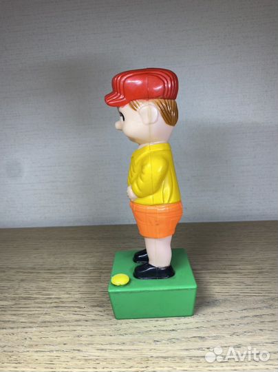 Игрушка колкий пластик Писающий мальчик СССР