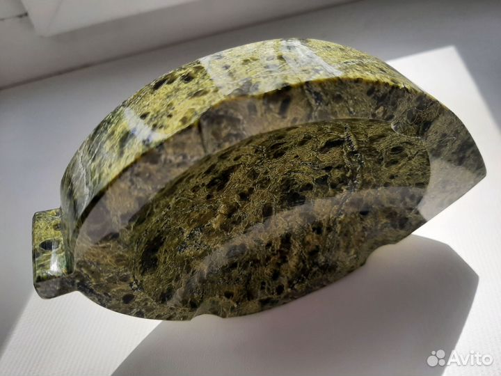 Пепельницы из камня и цветного стекла