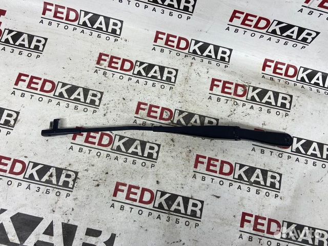 Поводок стеклоочистителя передний правый Opel