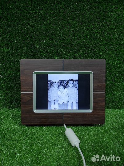 Цифровая фоторамка Philips 7FF2