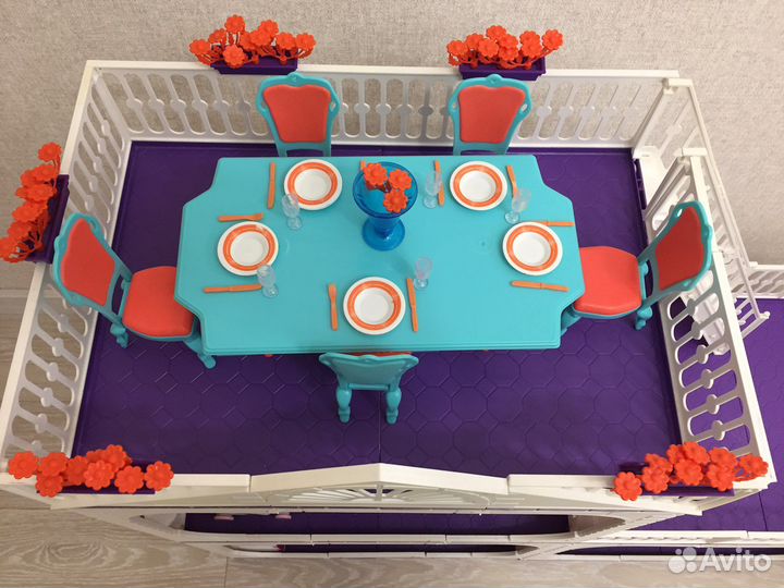 Домик кукольный