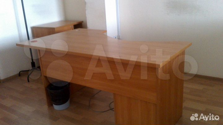 Продаю офисную мебель