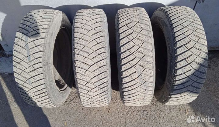Goodyear UltraGrip 165/65 R15