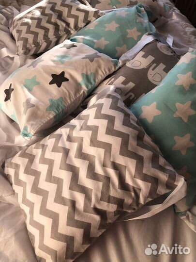 Комплект бортиков в детскую кроватку