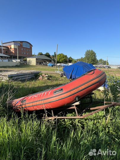 Надувная лодка