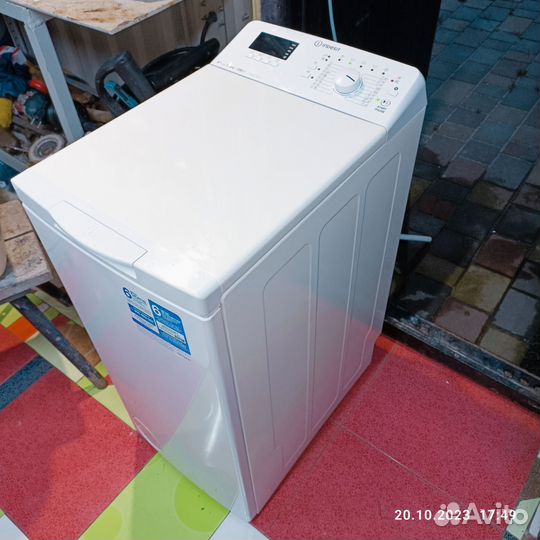 Стиральная машина с вертикальной загрузкой