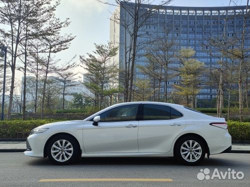 Toyota Camry 2.0 CVT, 2021, 60 000 км