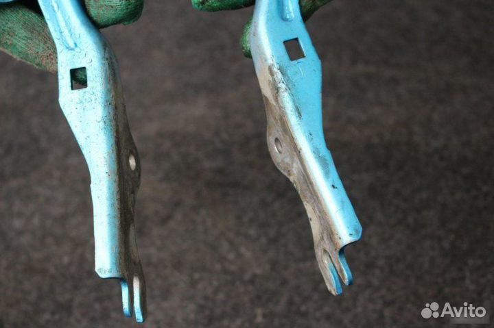 Петли капота Mazda 3 BL