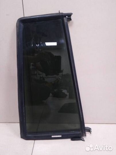 Стекло двери задней правой форточка Mercedes-Benz