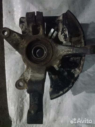 Кулак поворотный левый правый Mazda CX-7 сх-7 cx7