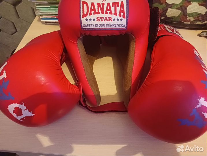 Боксерские перчатки