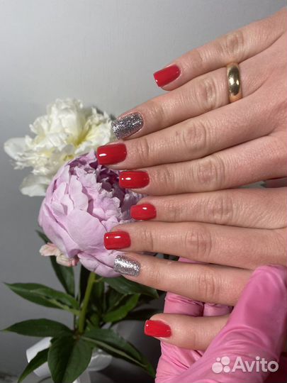 Модель на маникюр