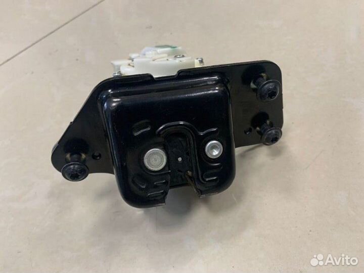 Замок багажника Jeep Cherokee KL ED6 2014