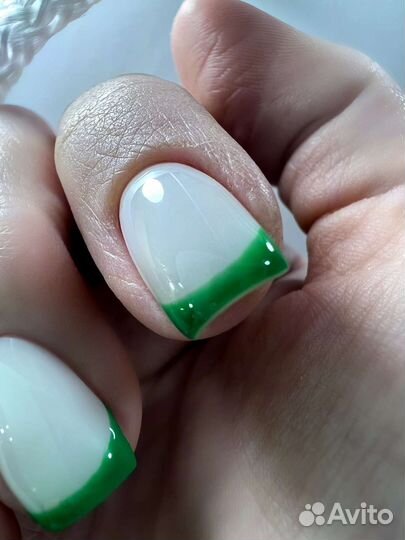 Маникюр с покрытием гель-лаком