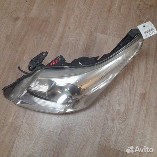 Фара галоген левая Toyota Avensis 3 T270 2008-2011