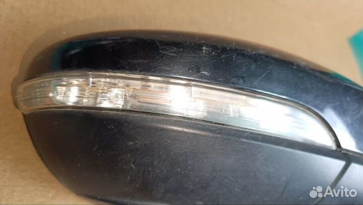 Зеркало правое Volkswagen Jetta 6 2011