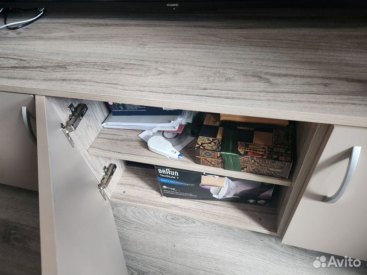 Продам тумбу под телевизор