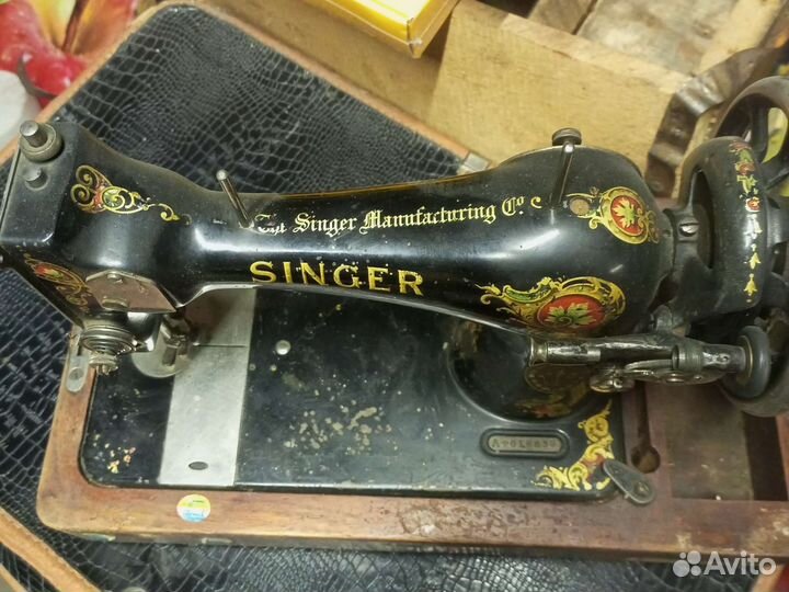 Швейная машинка Зингер