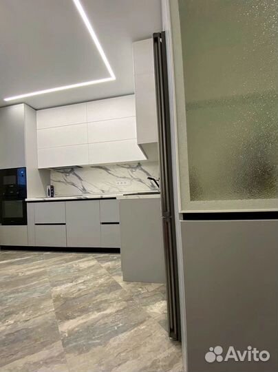 Кухня под потолок