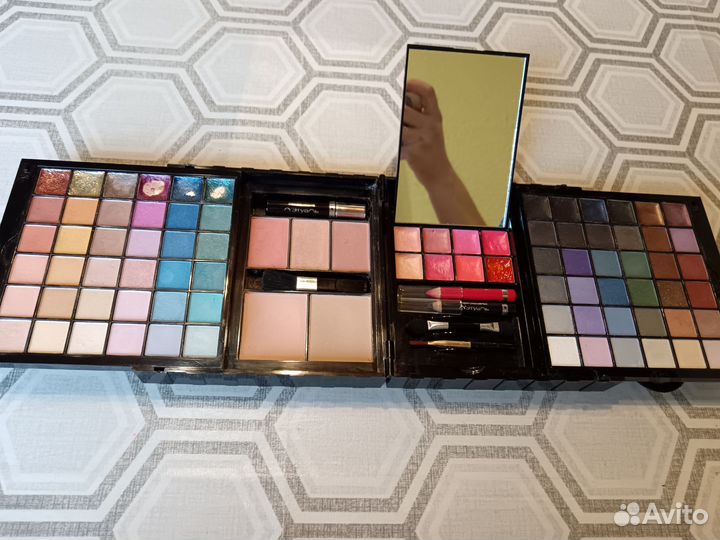 Набор косметики/ Палитра теней отличная Летуаль