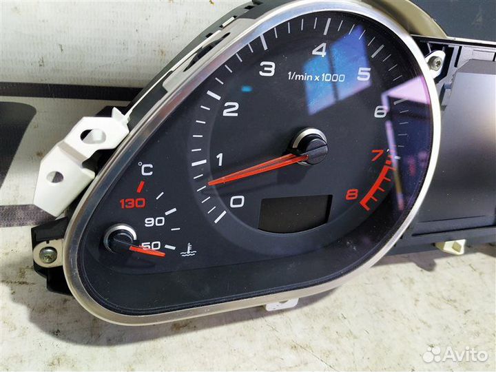 Панель приборов Audi A6 C6 2.8 CCE 2010