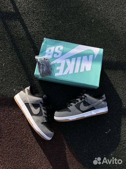 Nike sb Dunk Low Gum