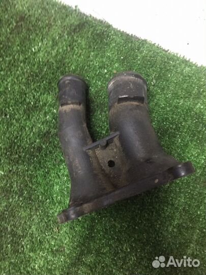 Корпус термостата Ford Focus 2 седан 1.6 shda 2010