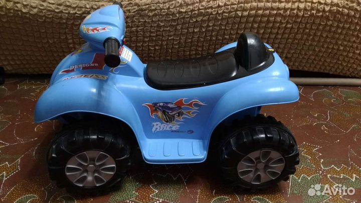 Детский квадроцикл на аккумуляторе