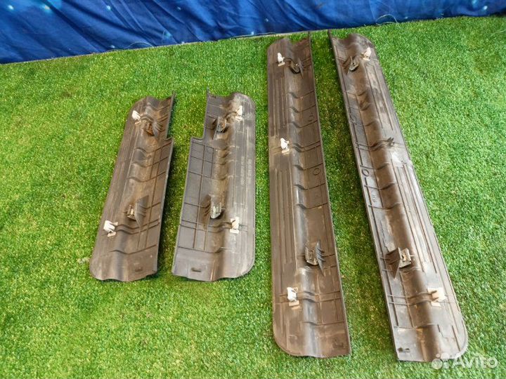 Накладка на порог салона передняя левая Kia